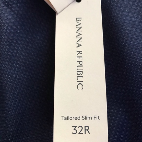 Banana Republic suit. Italian wool. Jacket 40R slacks 32R - Picture 4 of 7